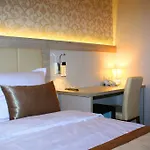 Elegance 4*