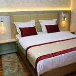 Elegance 4*