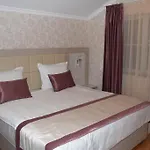 Elegance 4*