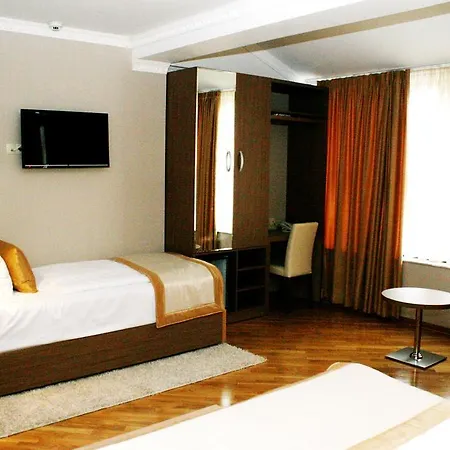 Elegance Hotel 4*
