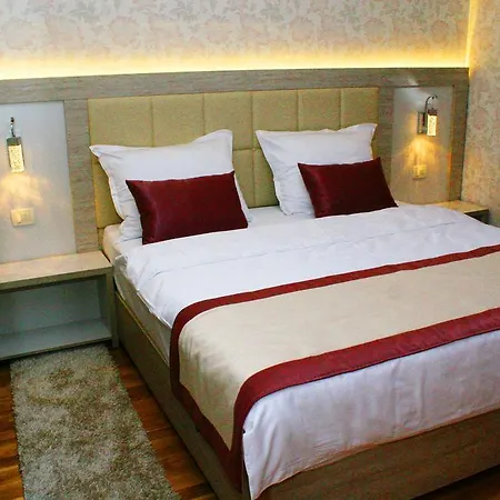 Elegance 4*