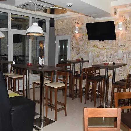 Elegance Hotel 4*