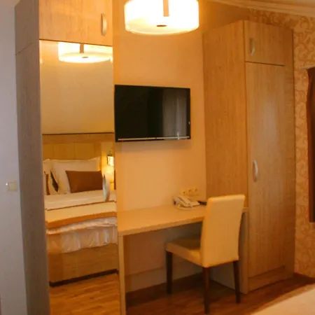 Elegance Hotel