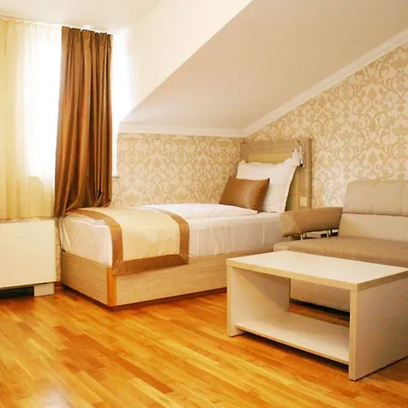מלון Elegance 4*