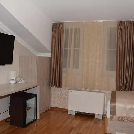 Elegance 4*