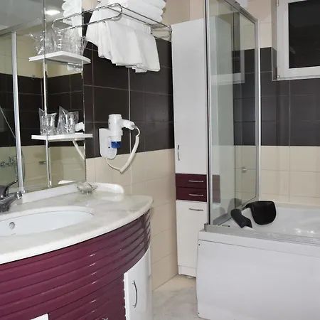 Hotel Elegance 4*