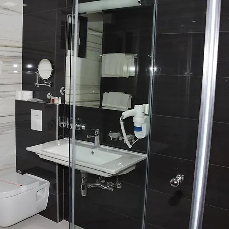 Elegance 4*