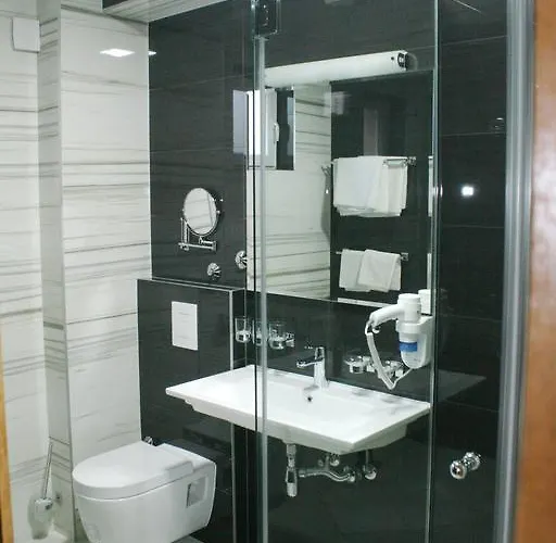 מלון Elegance 4*