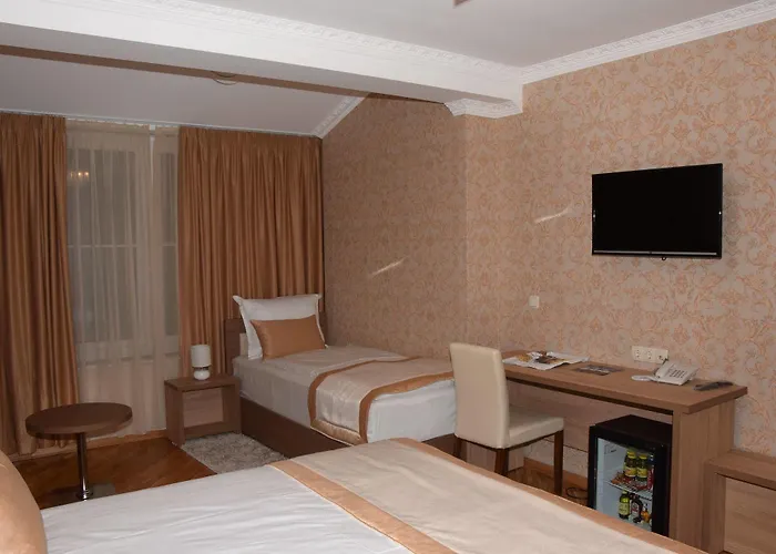Elegance Hotel 4*