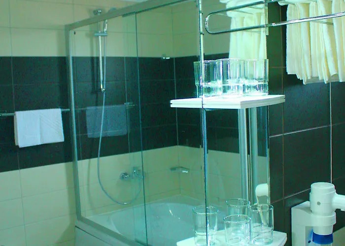 מלון Elegance 4*